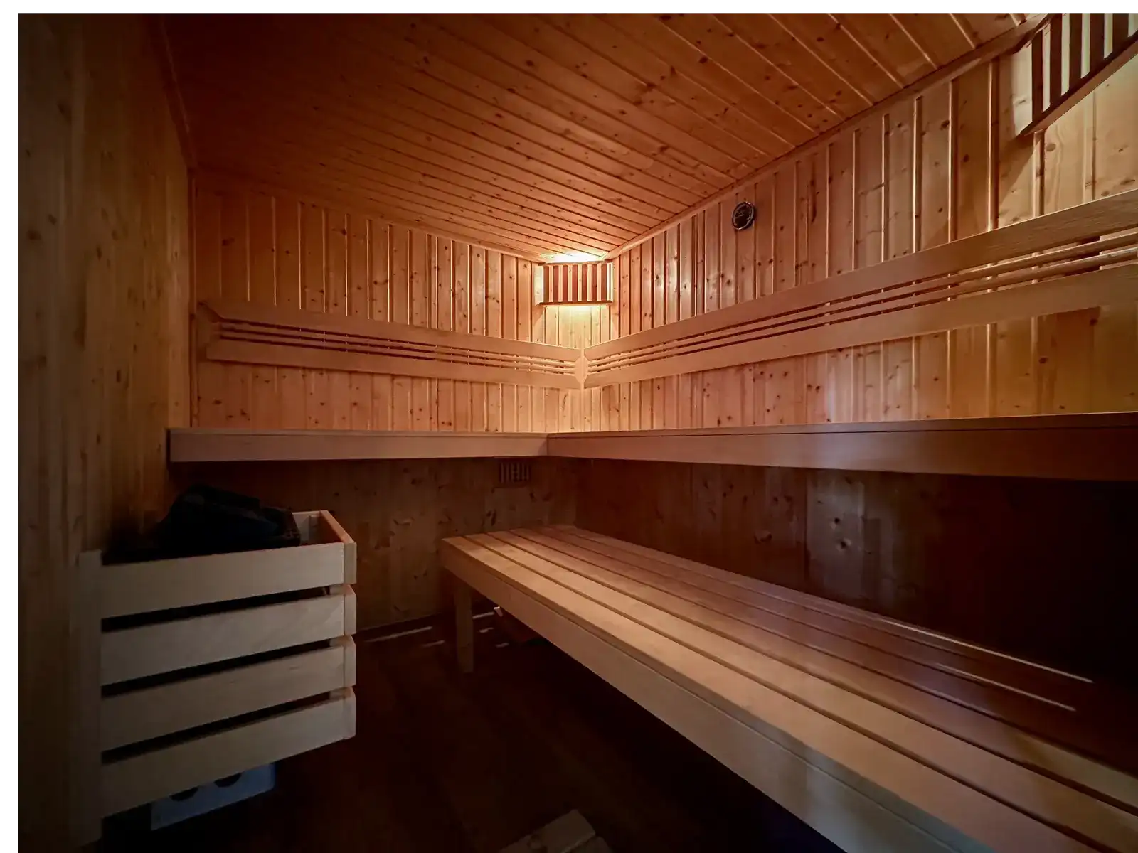 Manor room2_compressed